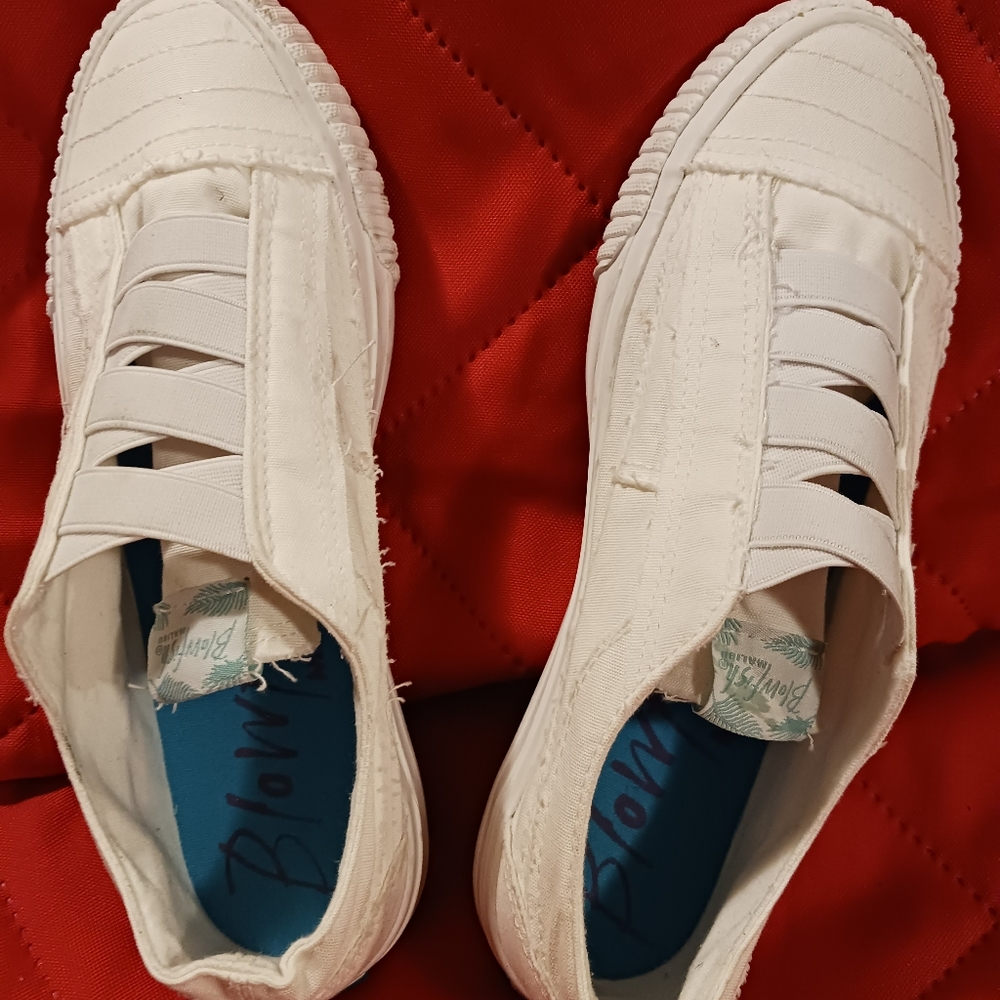 Slip ons - Picture 3 of 5